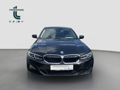 Gebraucht BMW 320 Sport Line 190 PS (139 kW) 2025 Schwarz Limousine