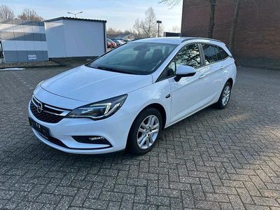 Weiß Gebraucht 2017 Opel Astra Kombi | 6.000 € (Guter Preis)