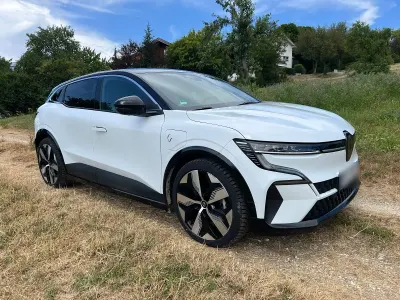 Gebraucht Renault Megane E-Tech Komfort 160 kW (218 PS) 2022 Weiß Limousine
