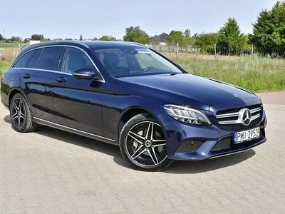 Gebraucht Mercedes C300e Avantgarde 306 PS (225 kW) 2020 Blau Kombi
