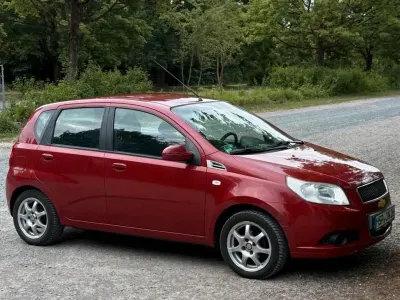 Gebraucht Chevrolet Aveo 84 PS (61 kW) 2009 Rot Kleinwagen