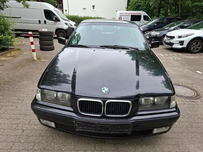 BMW 323