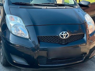 Gebraucht Toyota Yaris 67 PS (49 kW) 2010 Schwarz Kleinwagen
