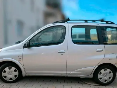 Gebraucht Toyota Yaris 84 PS (61 kW) 2026 Silber Kleinwagen