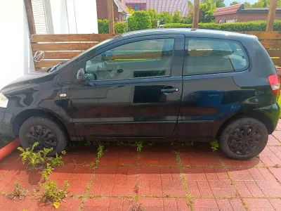 Gebraucht VW Fox 54 PS (39 kW) 2006 Schwarz Kleinwagen