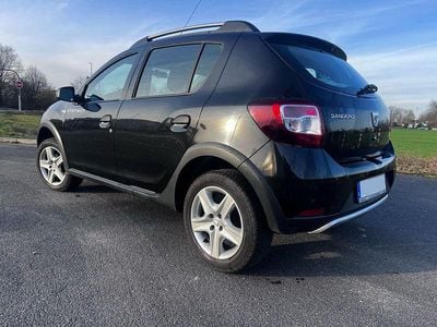 Gebraucht Dacia Sandero Stepway 90 PS (66 kW) 2013 Schwarz Limousine