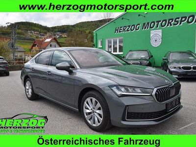 Gebraucht Skoda Superb 150 PS (110 kW) 2025 Grau Limousine