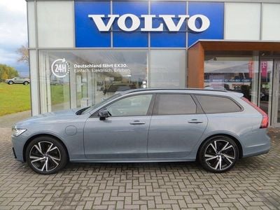 Grau Gebraucht 2022 Volvo V90 Plus Kombi | 29.570 € (Etwas zu teuer)