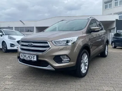 Gebraucht Ford Kuga Titanium 150 PS (110 kW) 2018 Grau SUV