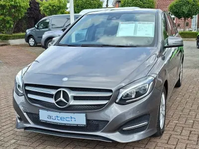 Używany Mercedes B200 Urban 136 KM (100 kW) 2016 Szary Minivan