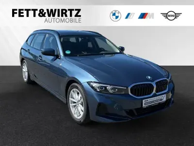 Gebraucht BMW 318 Comfort Edition 150 PS (110 kW) 2025 Arctic race blue metallic Kombi