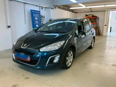 Gebraucht Peugeot 308 SW 120 PS (88 kW) 2011 Blau Kombi
