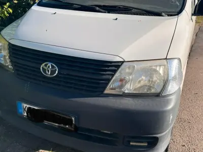 Usado Toyota HiAce 109 HP (80 kW) 2007 Branco Van