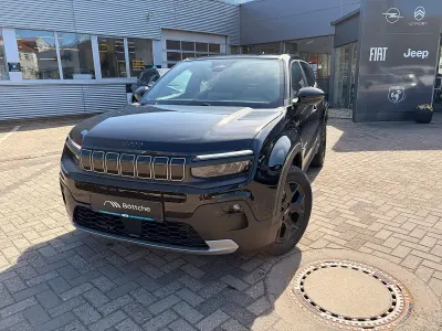 Neu Jeep Avenger 110 PS (80 kW) 2026 Solid black clear coat SUV
