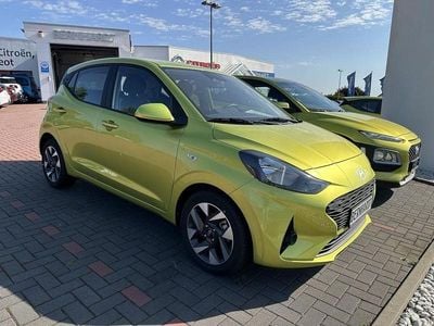 Neu Hyundai i10 Comfort 79 PS (58 kW) 2025 Gelb Kleinwagen