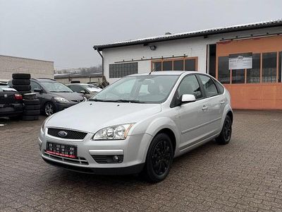 Gebraucht Ford Focus Trend 100 PS (73 kW) 2007 Silber Limousine