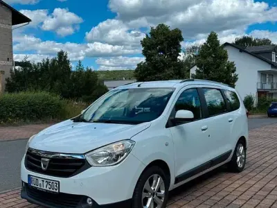 Gebraucht Dacia Lodgy Celebration 116 PS (85 kW) 2014 Weiß Van / Kleinbus