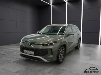 Second-hand VW Tayron Life 150 CP (110 kW) 2025 Verde SUV