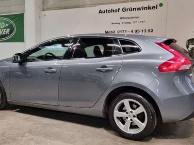 gebraucht Volvo V40 D2 Linje Svart - Leder + LED + AHK