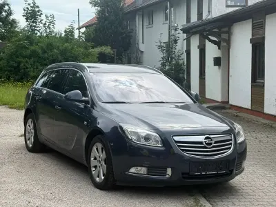 Gebraucht Opel Insignia Innovation 160 PS (117 kW) 2011 Metro metallic Kombi