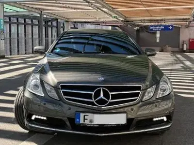 Gebraucht Mercedes E250 204 PS (150 kW) 2009 Grau Coupé