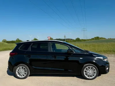 Gebraucht Kia Carens DREAM-TEAM Edition 141 PS (103 kW) 2017 Schwarz Van / Kleinbus