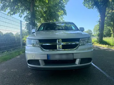 Gebraucht Dodge Journey 150 PS (110 kW) 2010 Silber SUV