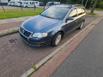Gebraucht VW Passat 122 PS (89 kW) 2009 Blau Kombi