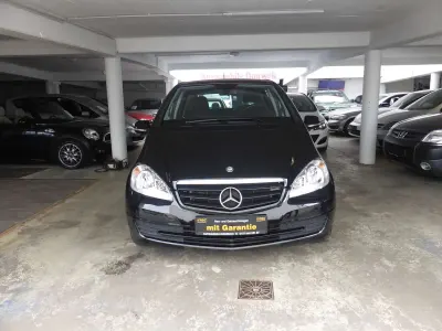 Gebraucht Mercedes A160 95 PS (69 kW) 2012 Schwarz Kleinwagen