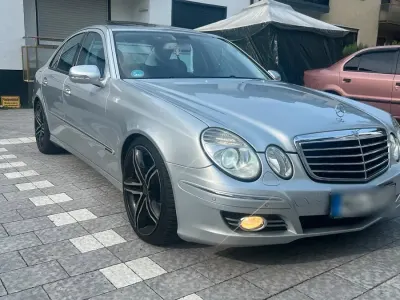 Gebraucht Mercedes E280 231 PS (169 kW) 2006 Silber Limousine