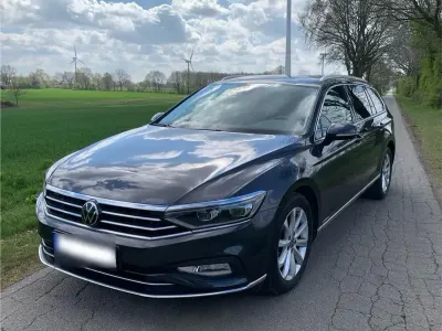 Gebraucht VW Passat Highline 150 PS (110 kW) 2021 Grau Kombi