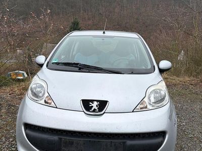 Gebraucht Peugeot 107 Urban Move 68 PS (50 kW) 2008 Silber Kleinwagen