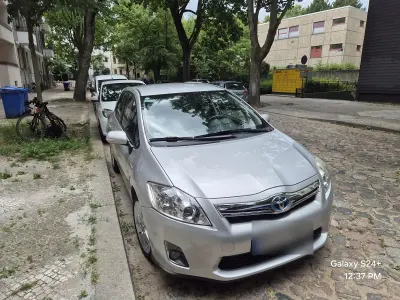 Gebraucht Toyota Auris Hybrid 100 PS (73 kW) 2010 Silber Limousine