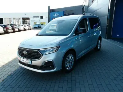Gebraucht Ford Tourneo Connect Titanium 122 PS (89 kW) 2025 Silber Van / Kleinbus