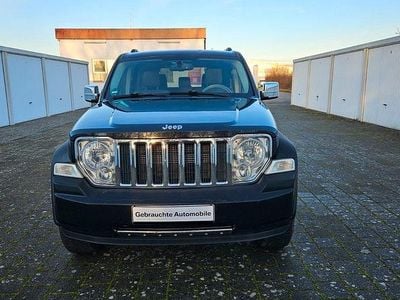 Schwarz Gebraucht 2008 Jeep Cherokee Limited SUV | 5.000 € (Etwas zu teuer)