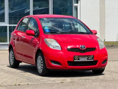 Gebraucht Toyota Yaris Edition 69 PS (50 kW) 2011 Rot Kleinwagen