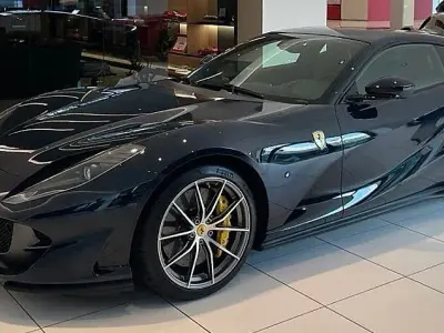Second-hand Ferrari 812 799 CP (587 kW) 2021 Albastru