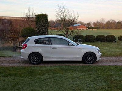 Usata BMW 116 Advantage 122 CV (89 kW) 2009 Bianco Utilitaria