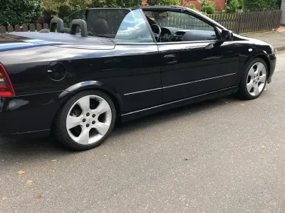 Gebraucht Opel Astra Cabriolet 144 PS (105 kW) 2001 Schwarz Cabrio