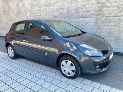 gebraucht Renault Clio III - 1.6 16V 88 PS - Scheckheftgefplegt