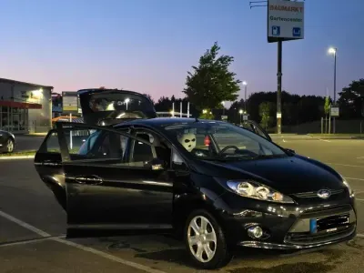 Gebraucht Ford Fiesta 82 PS (60 kW) 2012 Schwarz Kleinwagen
