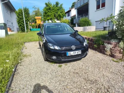 Gebraucht VW Golf VI Style 122 PS (89 kW) 2011 Schwarz Kleinwagen