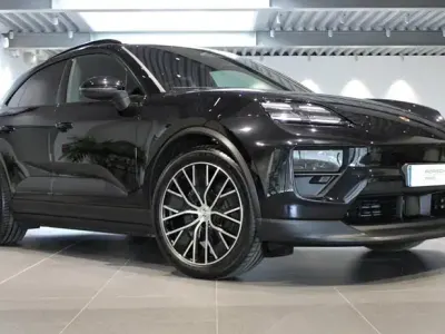 Usata Porsche Macan 4 Electric 300 kW (408 CV) 2024 Nero SUV