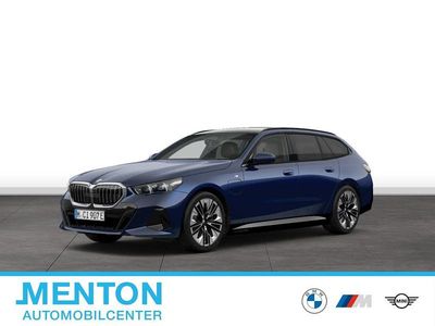 Gebraucht BMW 550e M Sport 489 PS (359 kW) 2025 Blau Kombi