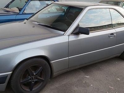 Gebraucht Mercedes 230 136 PS (100 kW) 1988 Blau Coupé