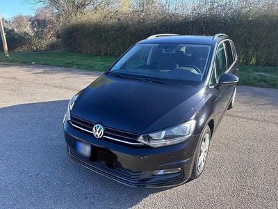 Gebraucht VW Touran Trendline 110 PS (80 kW) 2016 Schwarz Van / Kleinbus
