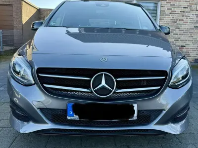 Gebraucht Mercedes B220 184 PS (135 kW) 2018 Grau Van / Kleinbus