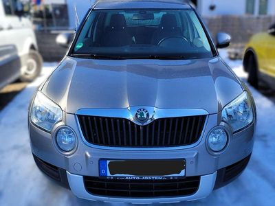 Grau Gebraucht 2012 Skoda Yeti Ambition SUV | 6.800 € (Teuer)