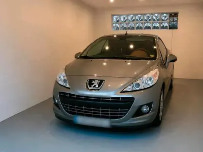 Gebraucht Peugeot 207 CC 156 PS (114 kW) 2011 Grau Cabrio