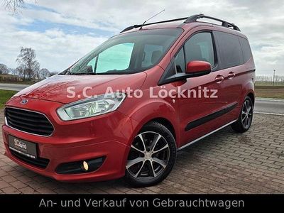 Używany Ford Tourneo Courier Trend 95 KM (69 kW) 2015 Czerwony Minivan